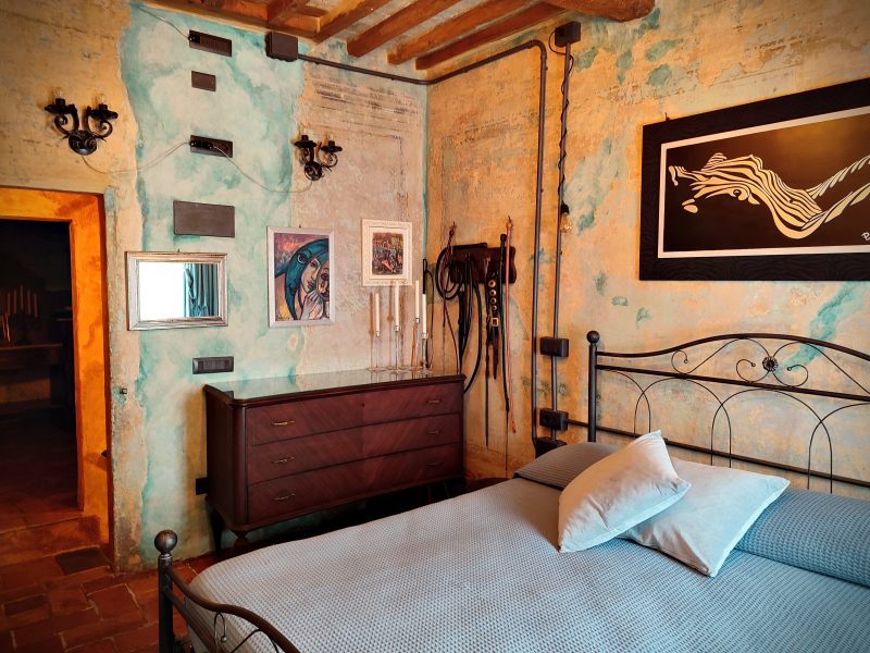 Torre dei Sospiri - Stanza Azzurra - letto fruste bdsm - Sufia Solis 100325